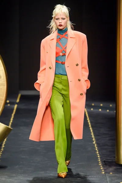 Look 23